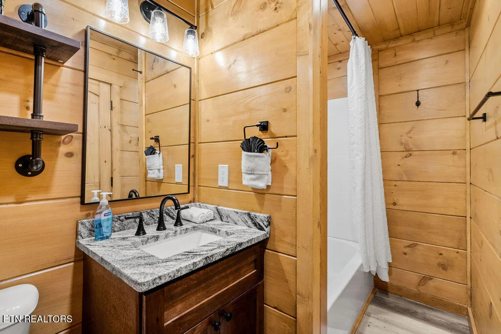 Photo of 2832 Sequoia Rd