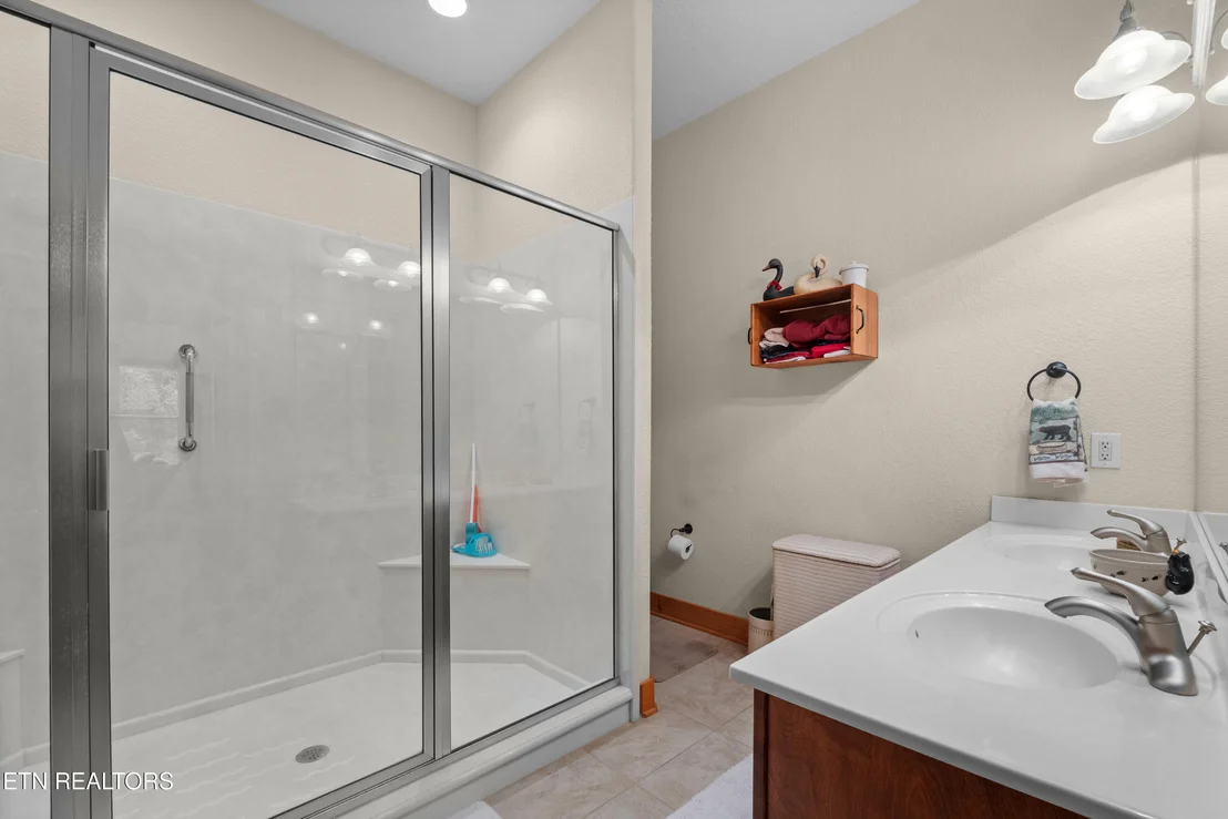 Photo of 122 Lakeside Trace