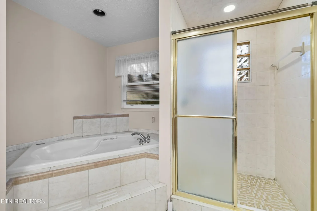 Photo of 1401 Brookfield Drive