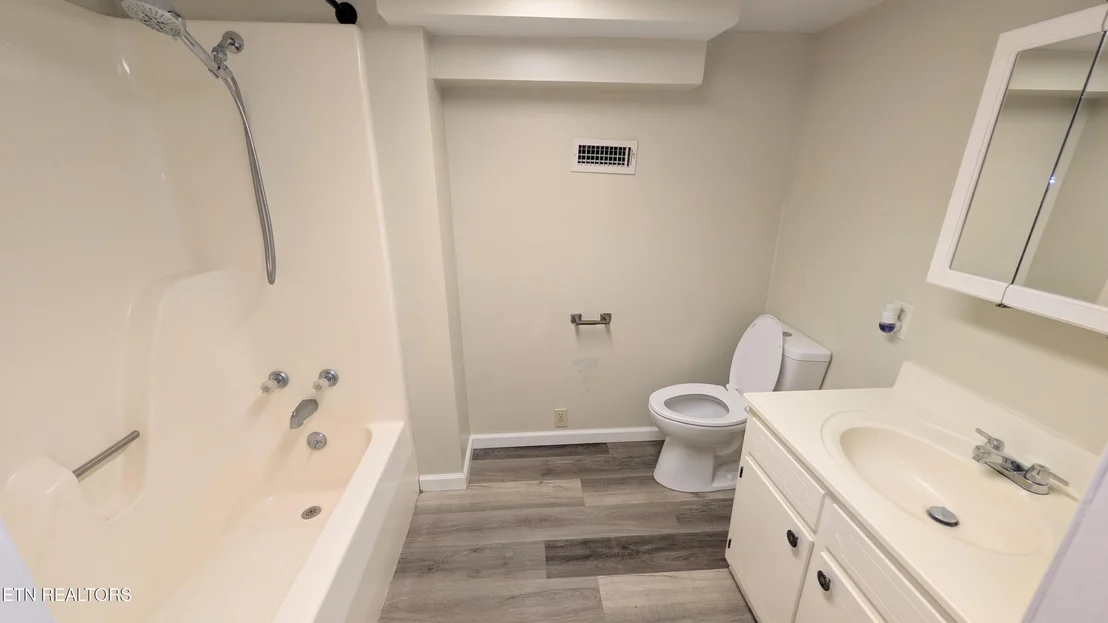 Photo of 821 Commanche Drive