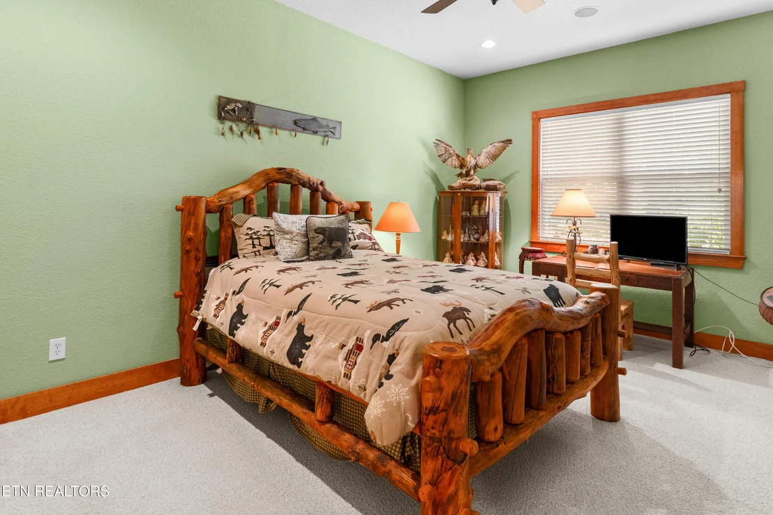 Photo of 122 Lakeside Trace