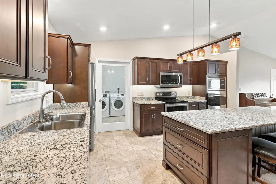 Photo of 2021 Compton Court