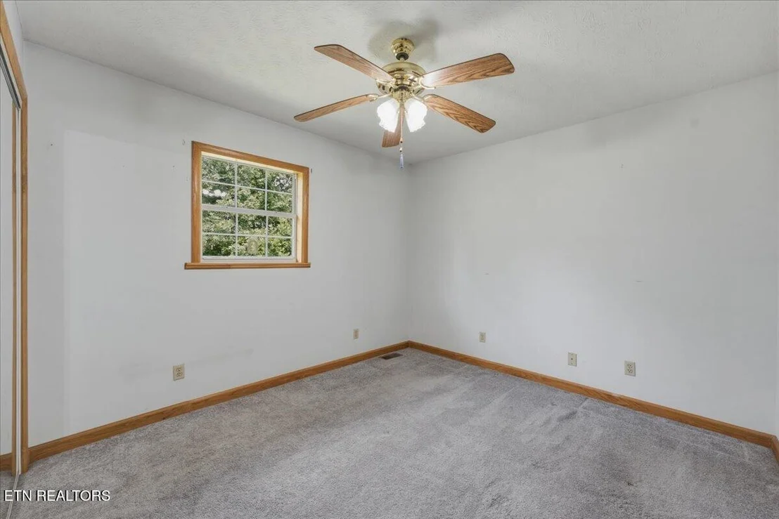 Photo of 142 Oak Drive