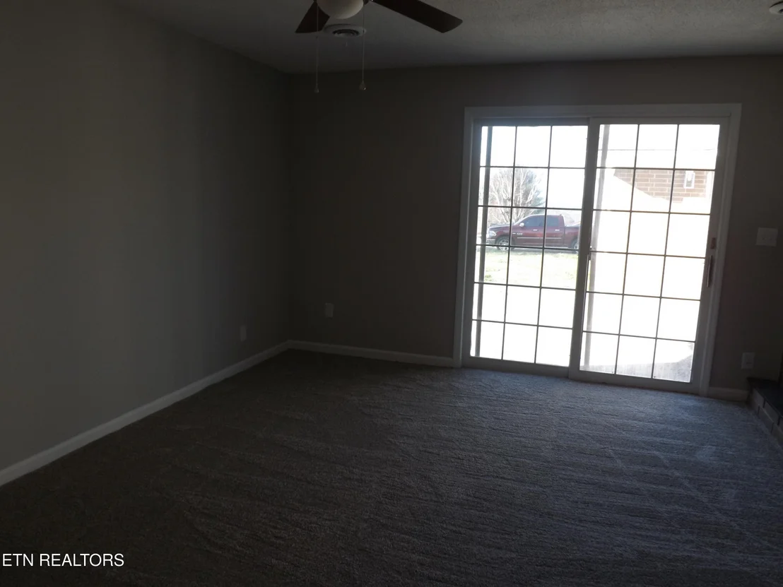 Photo of 262 OXFORD Circle