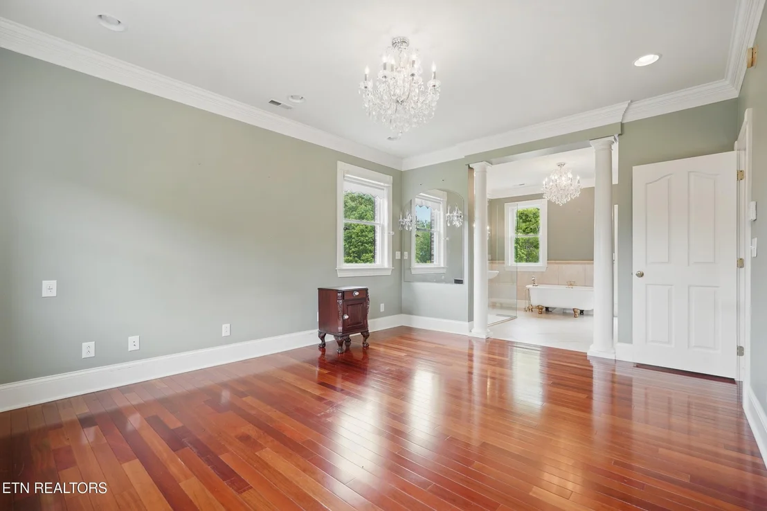Photo of 6005 Powell Valley Rd