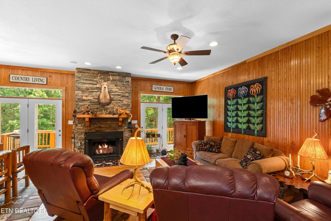 Photo of 122 Lakeside Trace