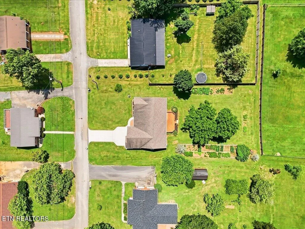 Photo of 985 Claudette Drive