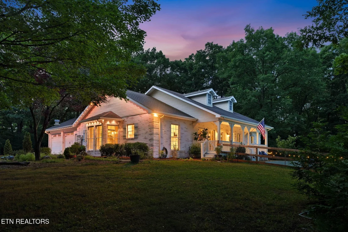 Photo of 664 Armstrong Drive