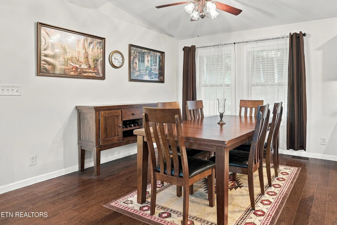 Photo of 2021 Compton Court
