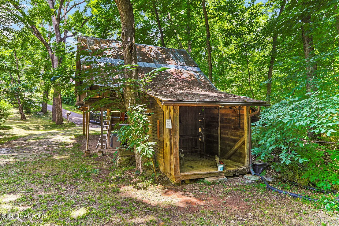 Photo of 160 Thomas Ed Roach Lane