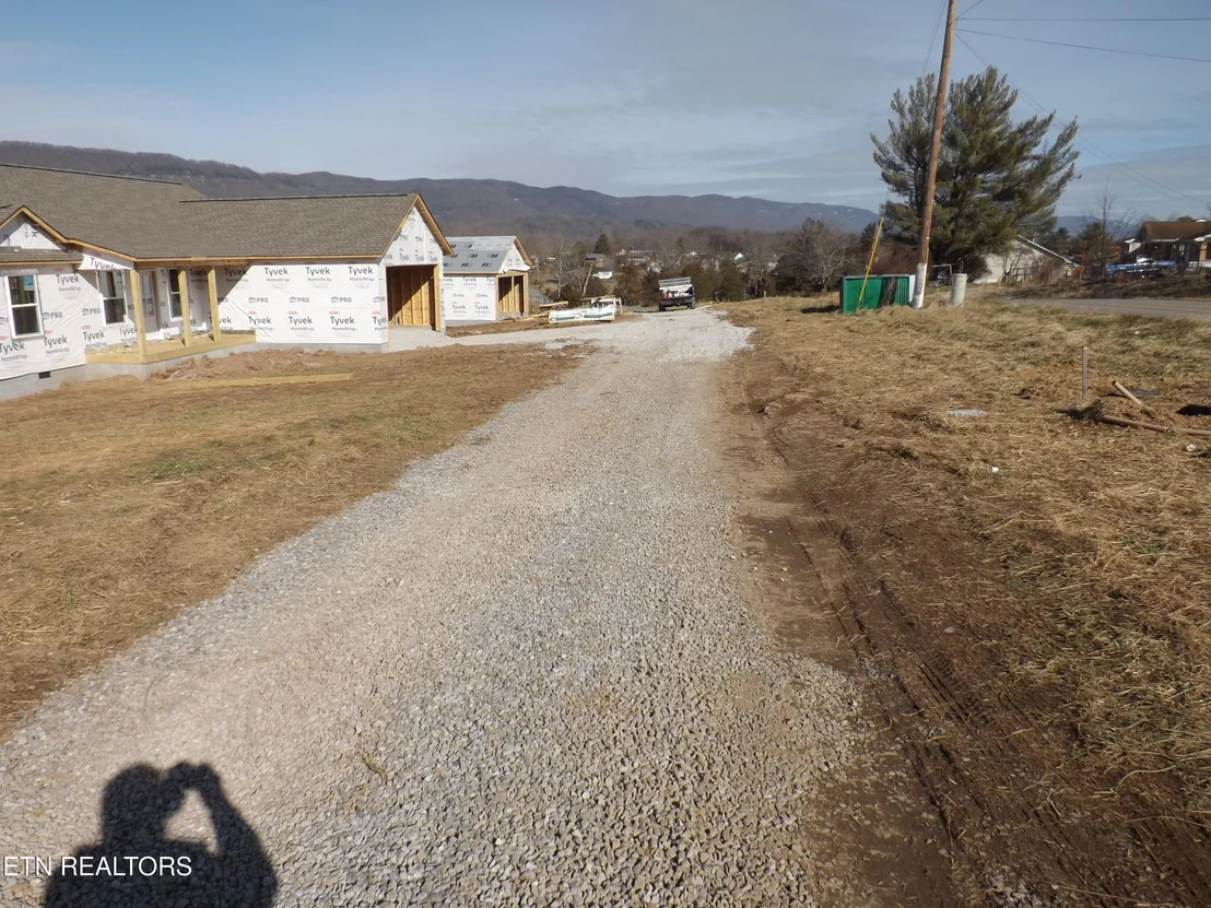 Photo of 955 Shawanee Rd