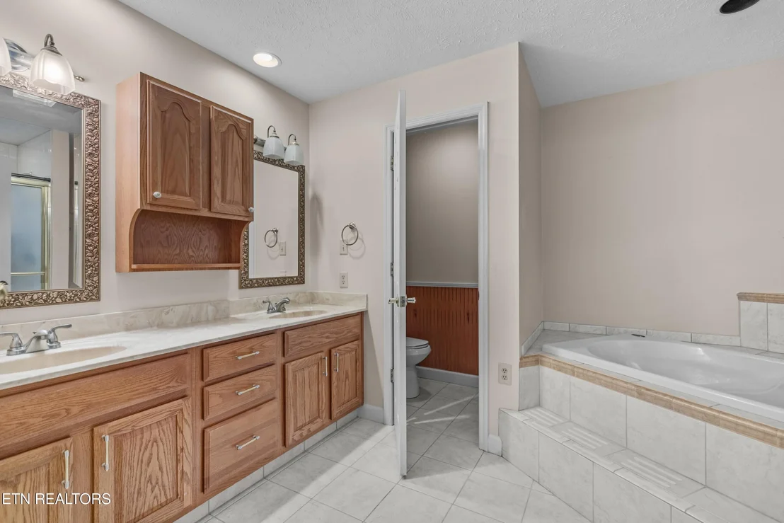 Photo of 1401 Brookfield Drive
