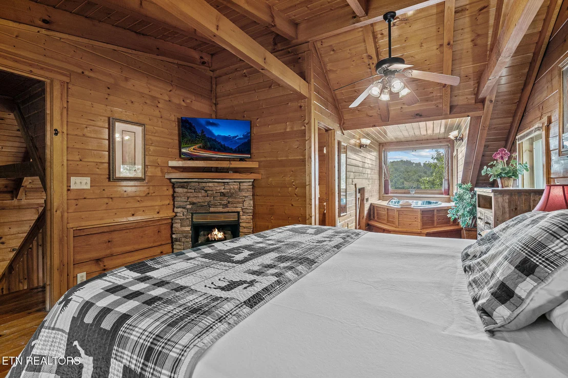 Photo of 928 Falcon View Way