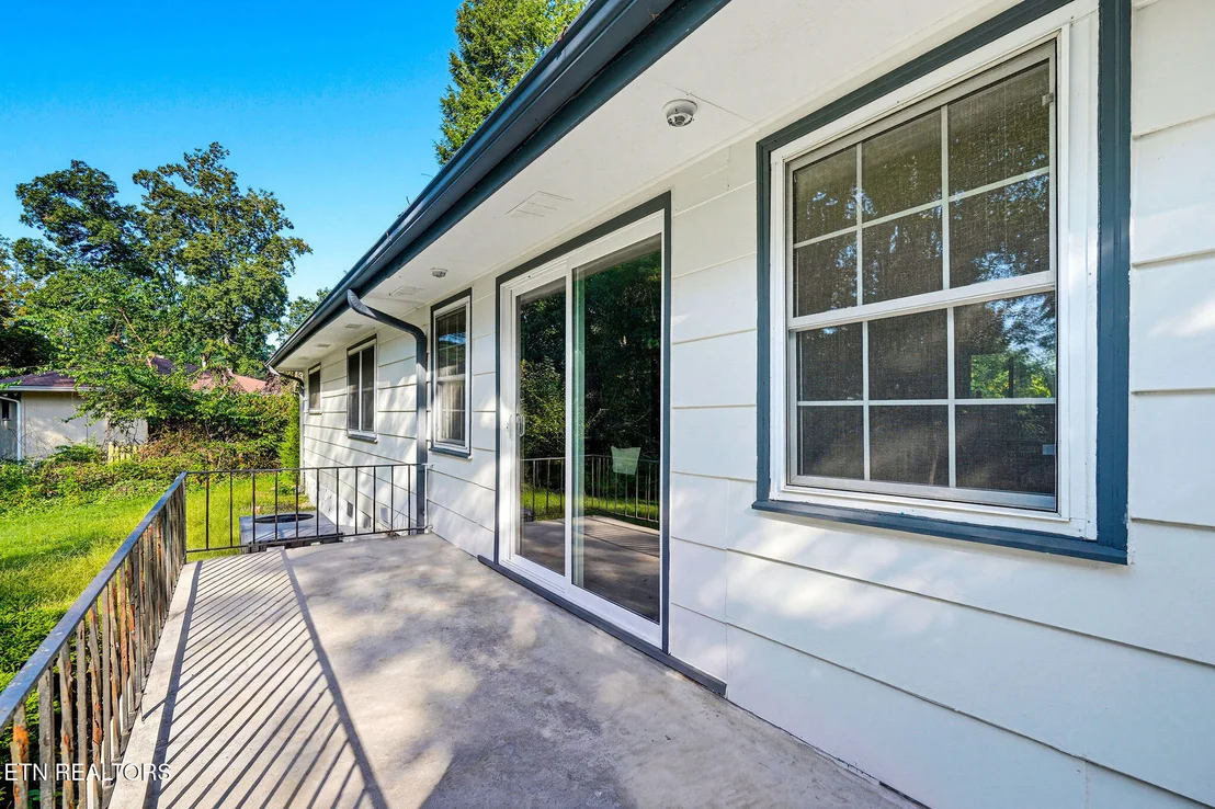 Photo of 845 W Outer Drive