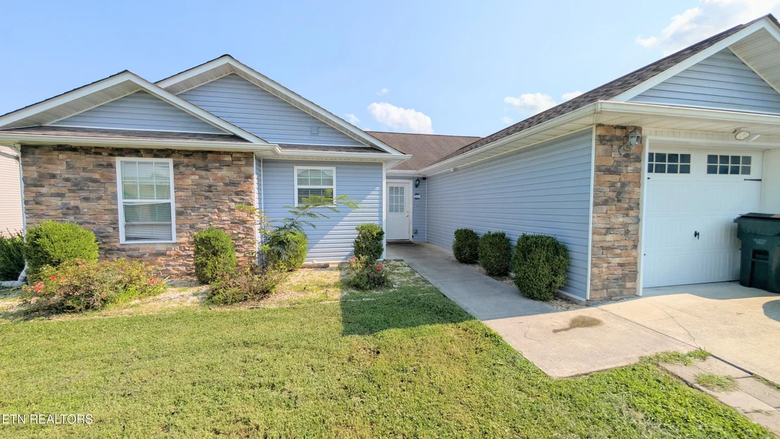 Photo of 447 Cornus Ave
