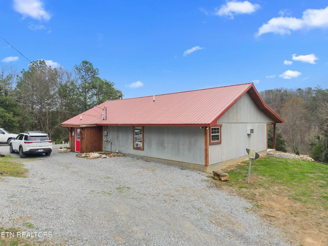 Photo of 2357 Hall Rd
