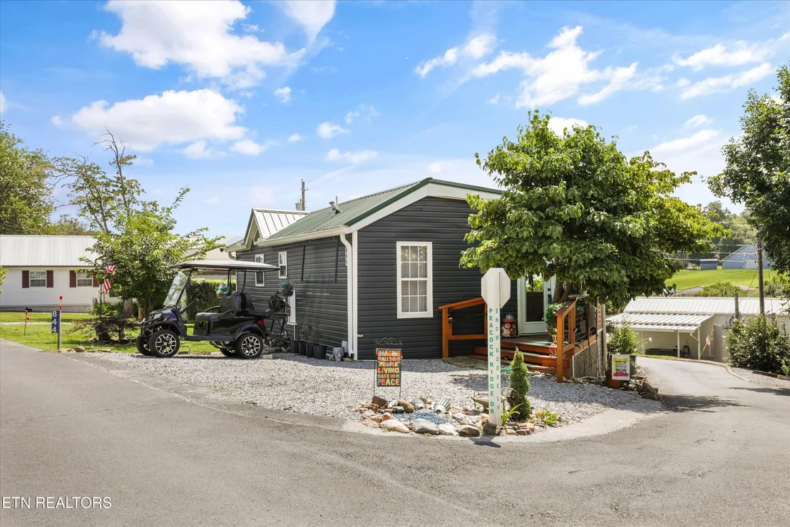 Photo of 844 Peacock Ridge Rd