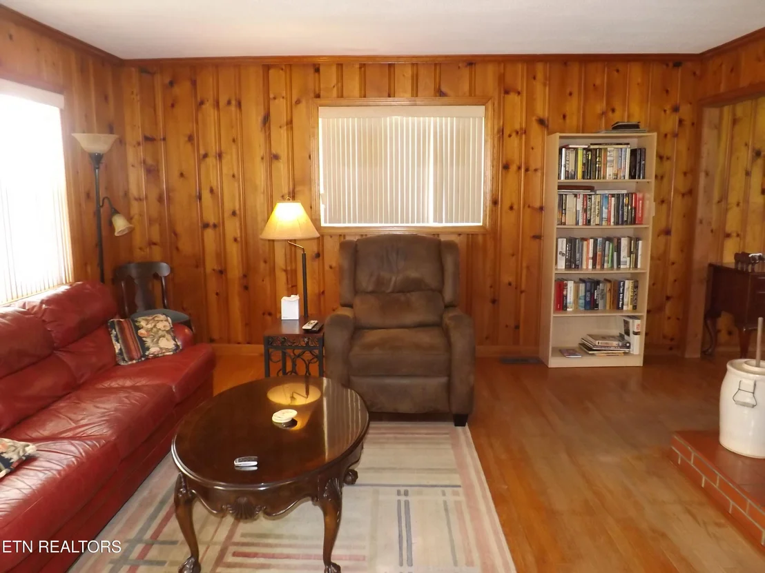 Photo of 829 Bristol Rd