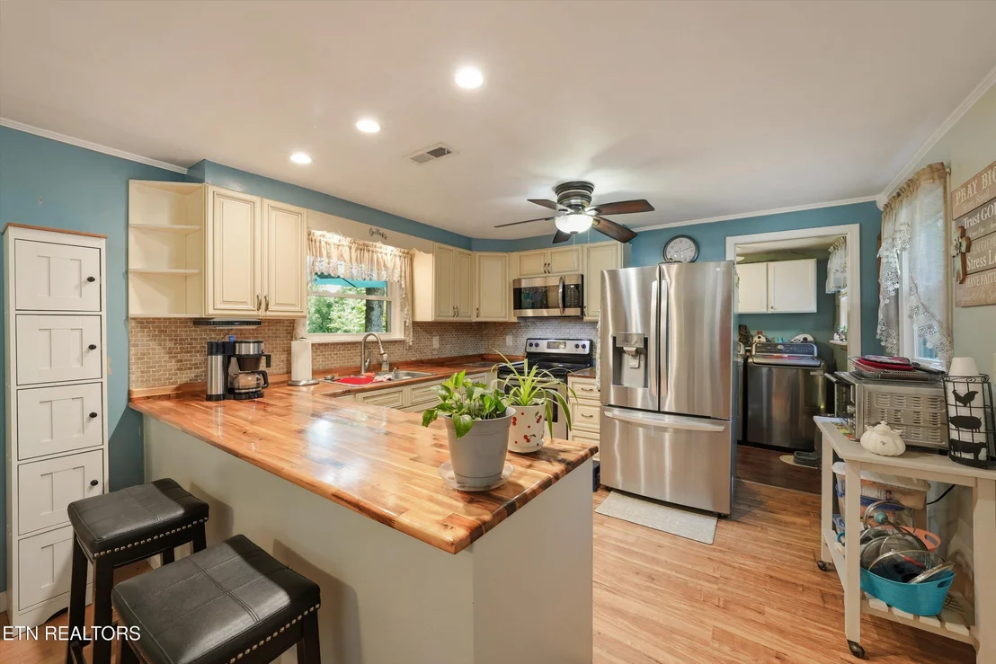 Photo of 2380 McKelvey Rd