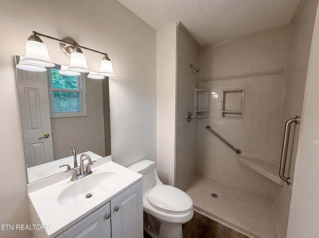 Photo of 819 Scenic Circle