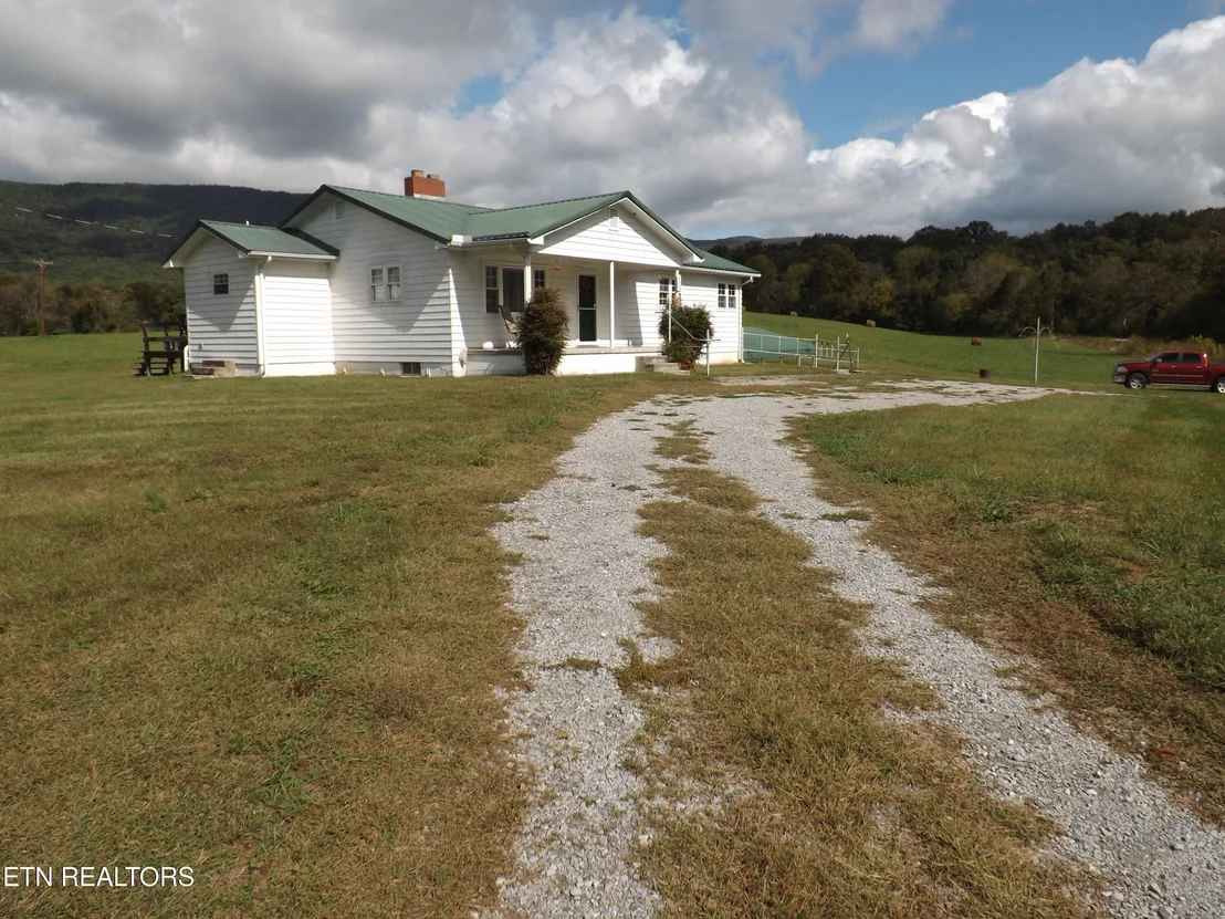 Photo of 829 Bristol Rd