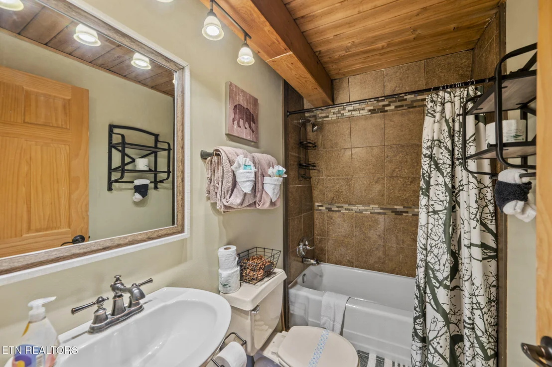 Photo of 1020 Ski View Lane