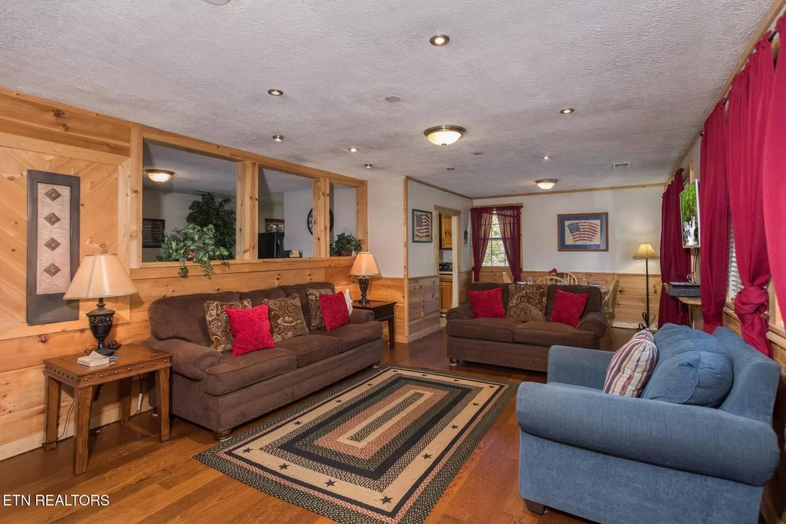 Photo of 170 Showplace Blvd