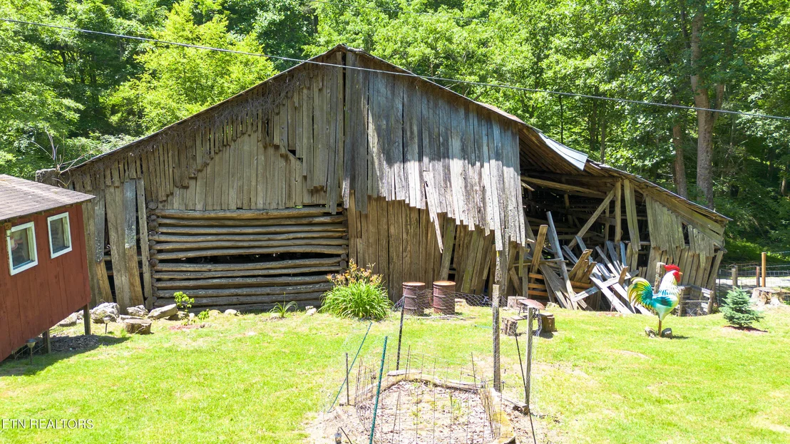 Photo of 800 Tumbling Creek Rd
