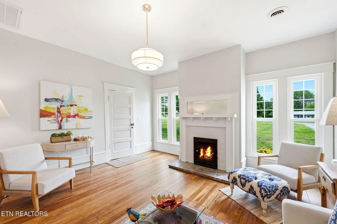 Photo of 240 Maplehurst Lane