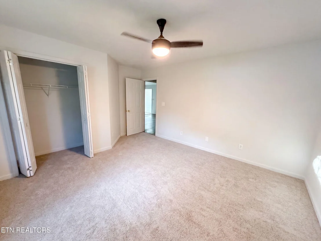 Photo of 141 Meadowview Lane