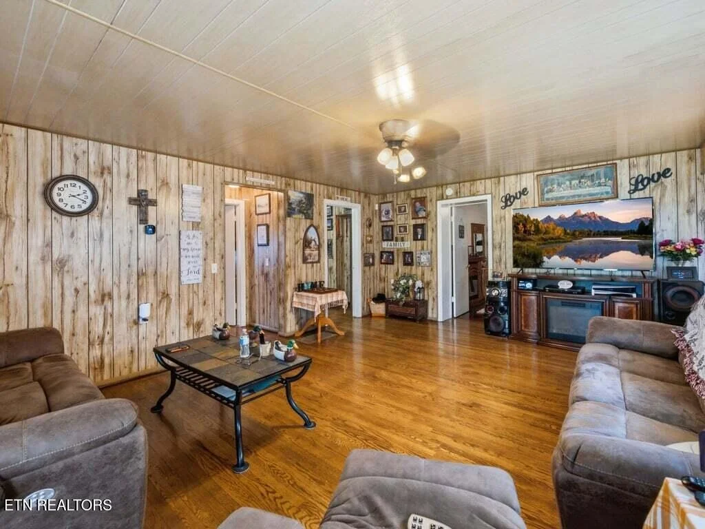 Photo of 990 Dover Rd