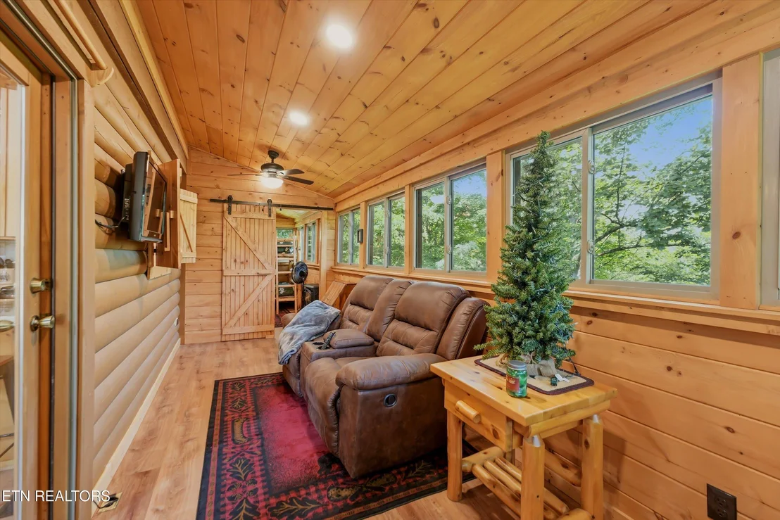 Photo of 919 Deer Run Way