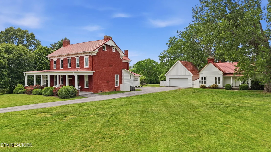 Photo of 240 Maplehurst Lane