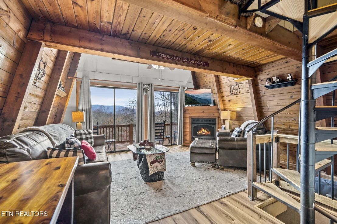 Photo of 1020 Ski View Lane
