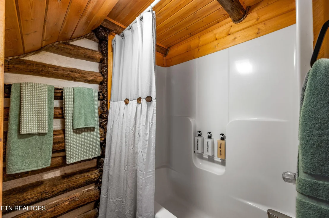 Photo of 2338 Jims Way