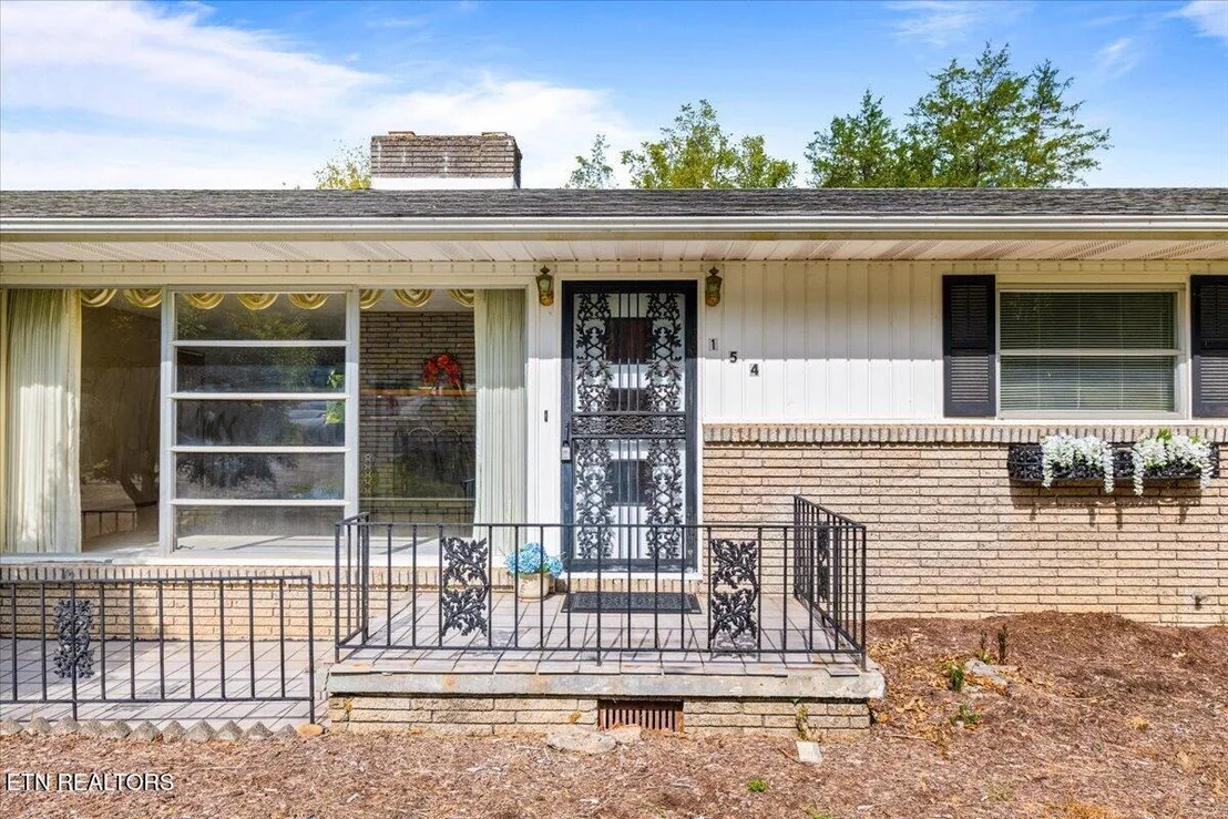 Photo of 154 E Wolf Valley Rd