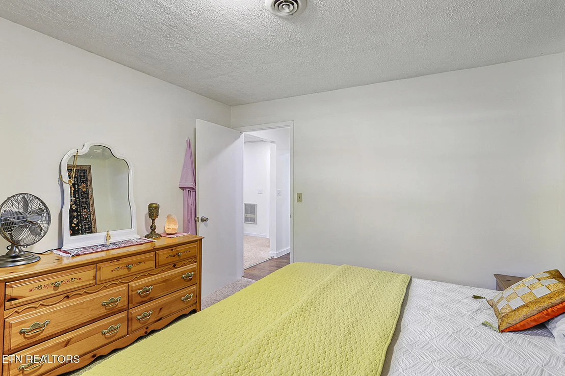 Photo of 146 Vanderview Drive