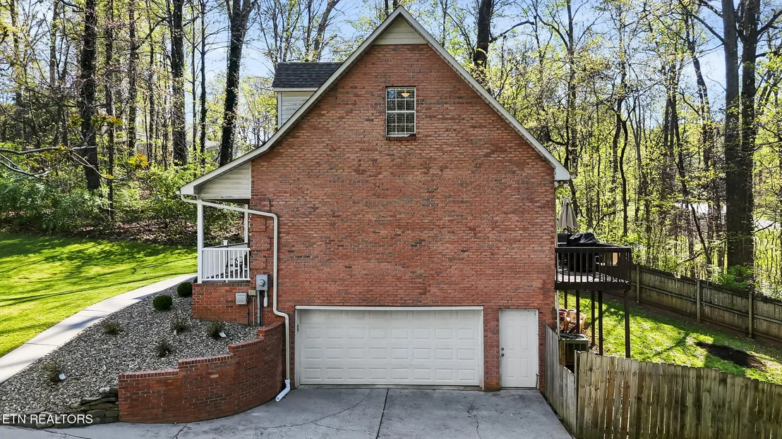 Photo of 1065 Briar Court