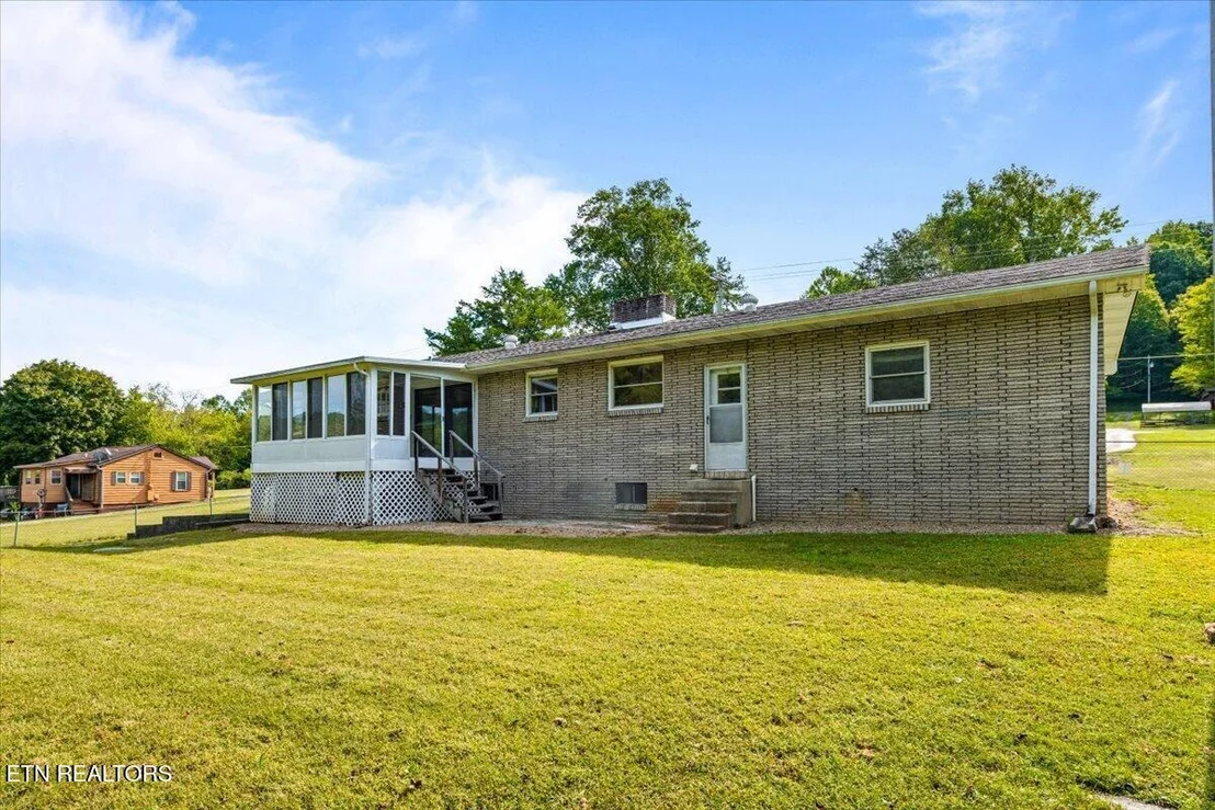 Photo of 154 E Wolf Valley Rd
