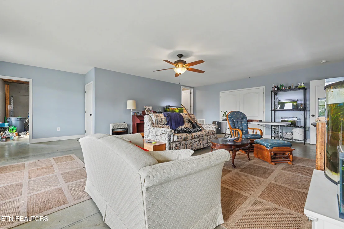 Photo of 1090 Shell Rd