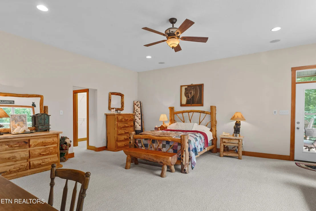 Photo of 122 Lakeside Trace