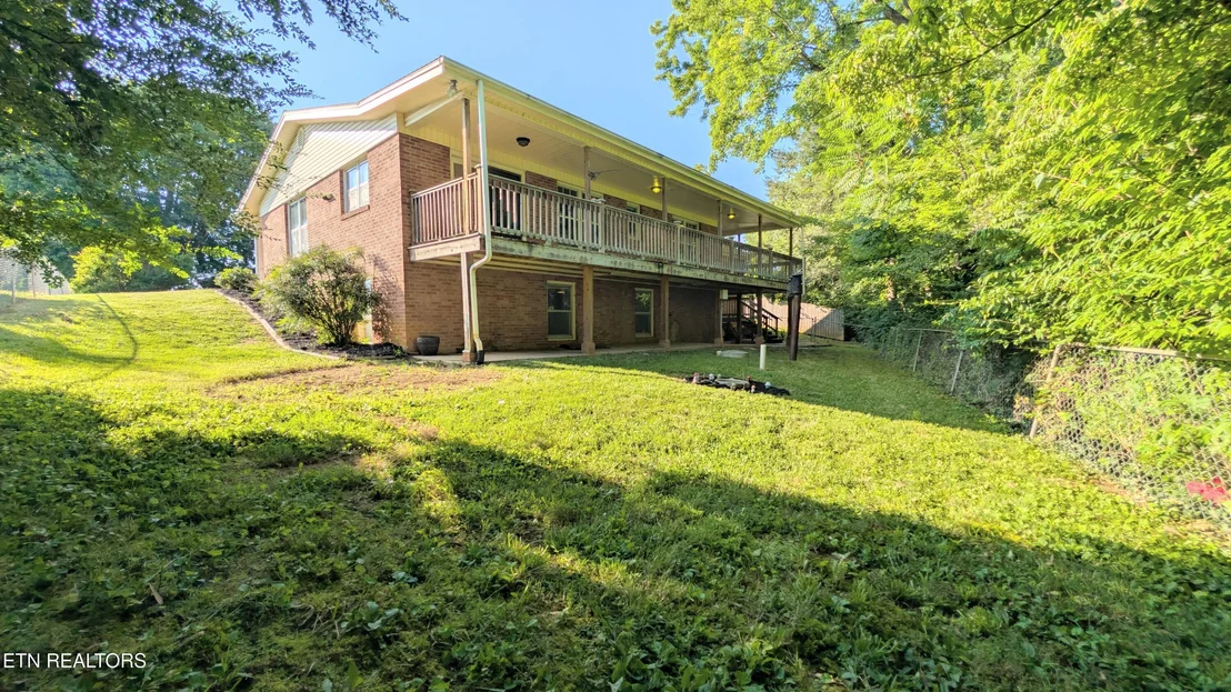 Photo of 821 Commanche Drive