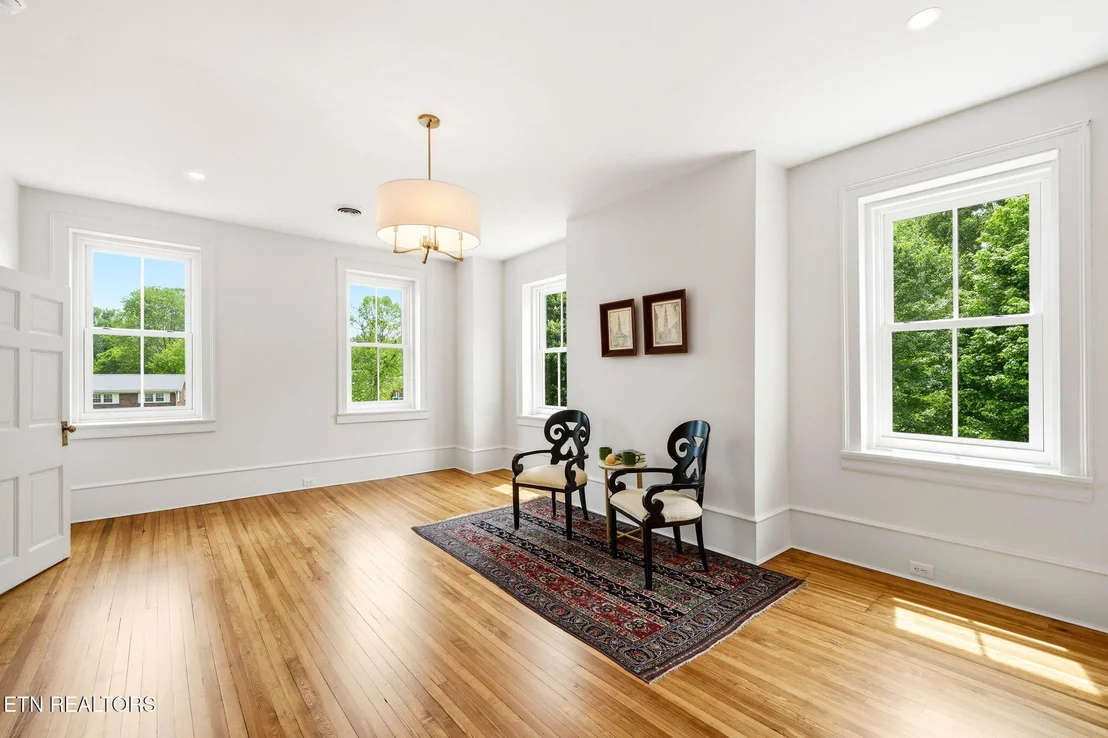 Photo of 240 Maplehurst Lane