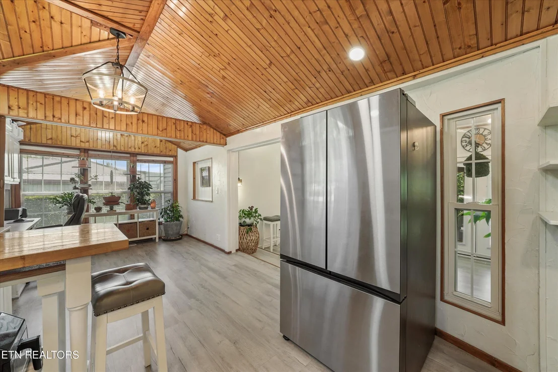 Photo of 844 Peacock Ridge Rd