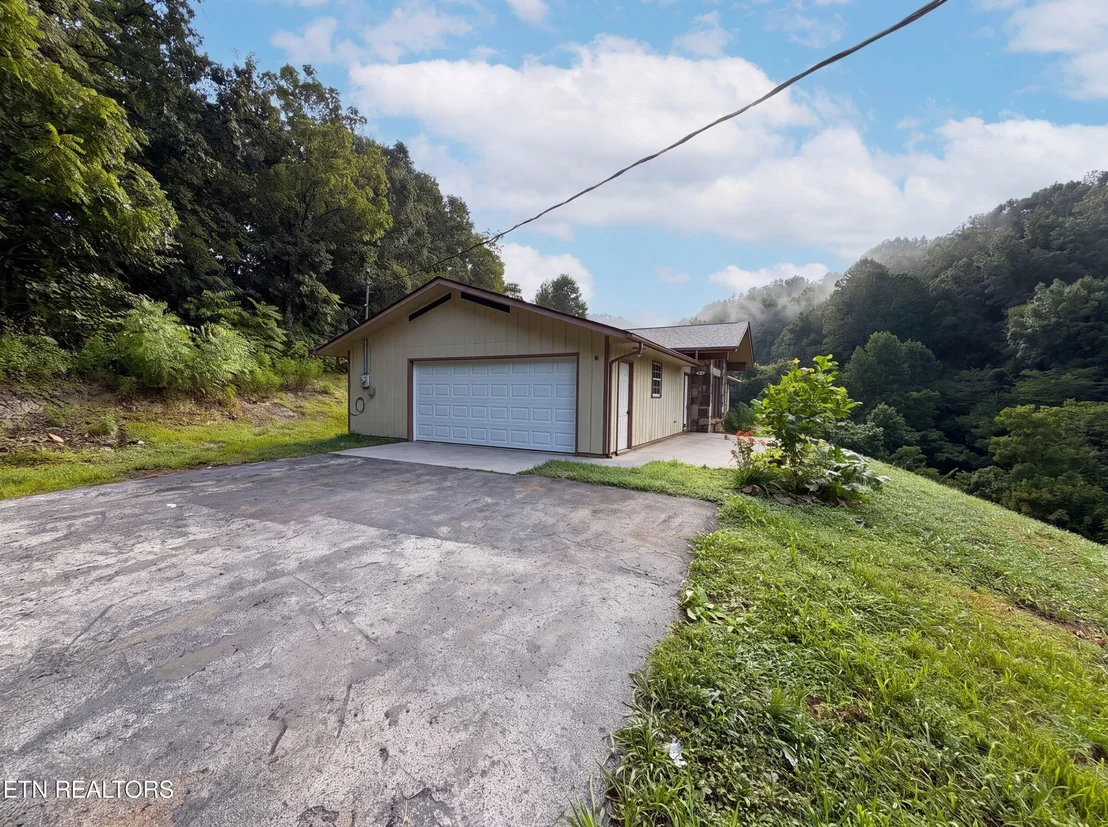 Photo of 1430 Hawk Lane