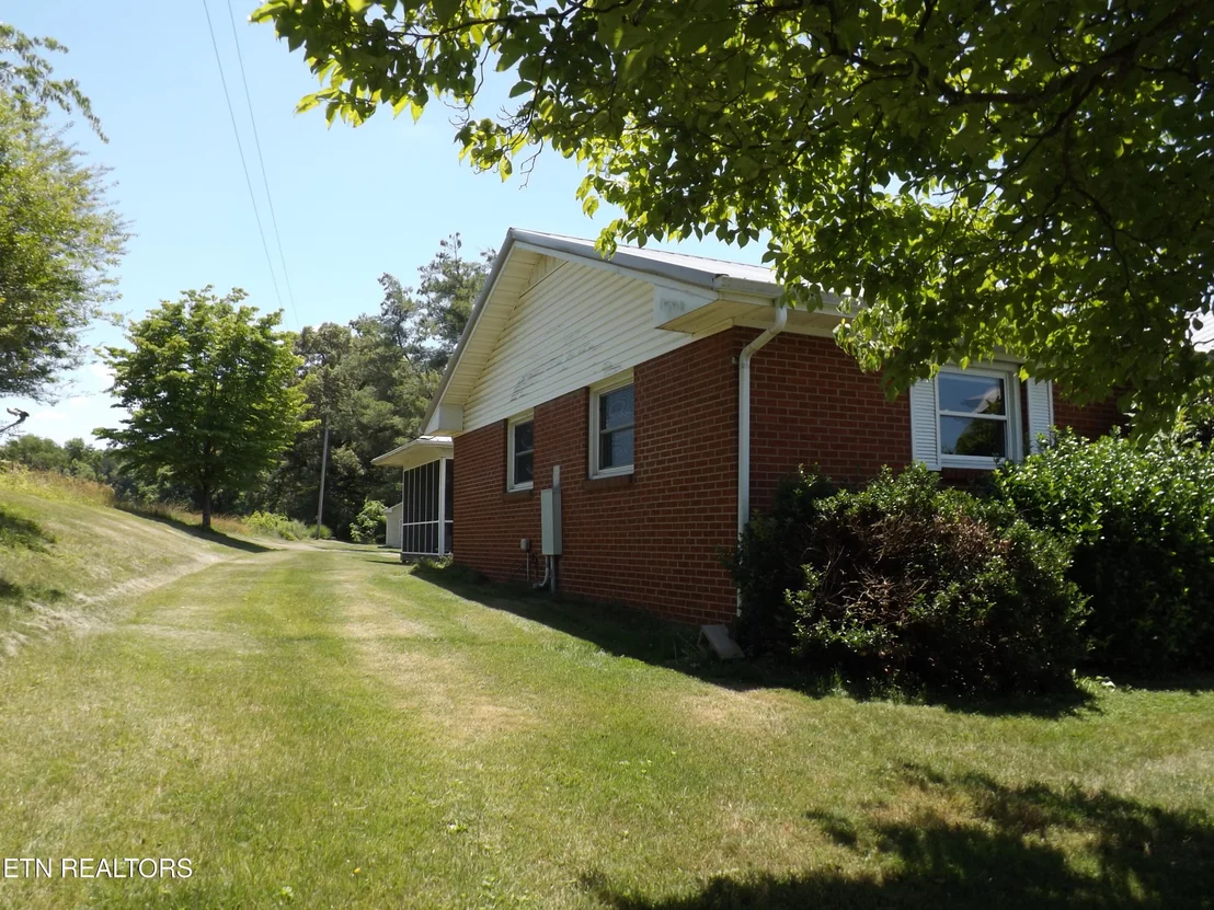 Photo of 188 White Ave