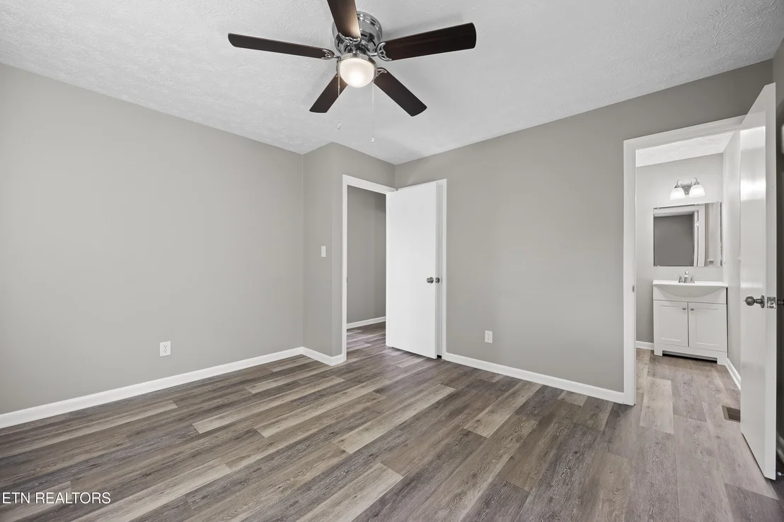 Photo of 915 Ronald Drive