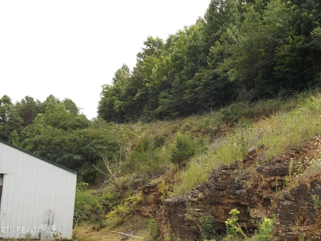 Photo of 5075 E Highway 25E