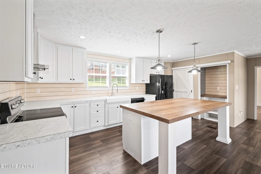 Photo of 2840 Loveday Place