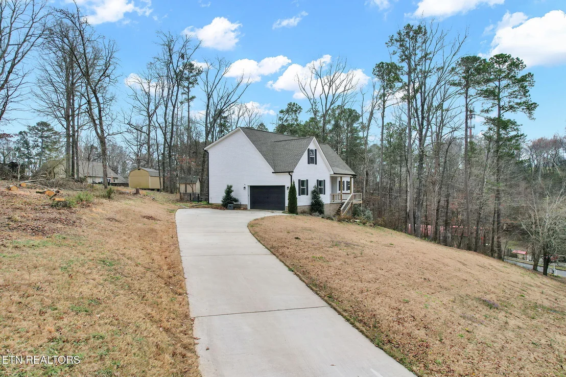 Photo of 110 NE Quail Run